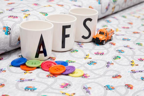 Können bunt bedruckte Baumwollstoffe Begeisterung auslösen? Bei nähbegeisterten Kundinnen ganz sicher. Die Erfolgsgeschichte des Webshops www.alles-fuer-selbermacher.de ist aus Baumwolle und Begeisterung gewebt.
