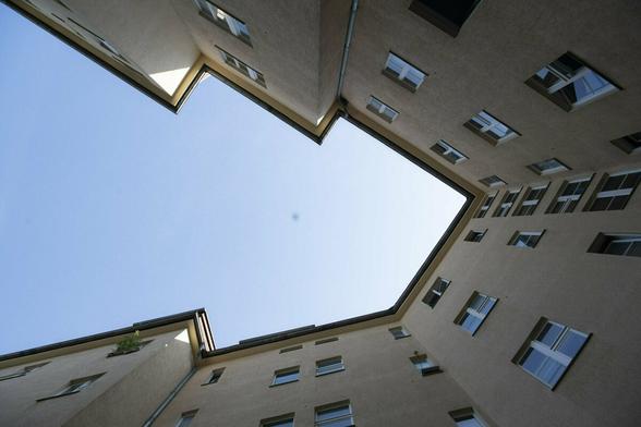 Bei hohen Spritpreisen wird die Politik sofort aktiv. Doch bei den hohen Mieten wäre ein entschiedenes Vorgehen viel, viel wichtiger.